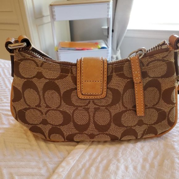 AUTHETIC COACH SHOULDER BAG - Picture 6 of 11